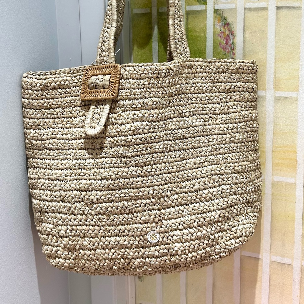 NWT Pamela Munson The Avis Bay Oversized Tote-Natural Wovan Raffia-Buckle Detail - Picture 4 of 16